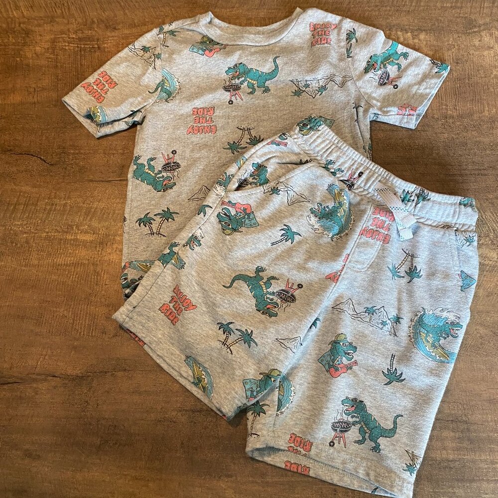 Garanimals T-Shirt (6), Shorts (7)